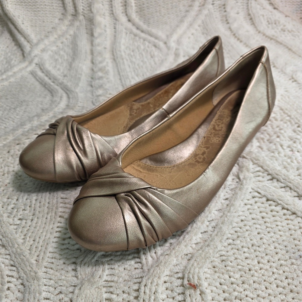b.o.c. Born Concept Ballet Flats Gold Metallic Ruched Women 9M Excellent